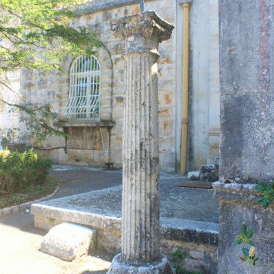 Colonna Esterna Chiesa Di San Michele In Monte Laureto